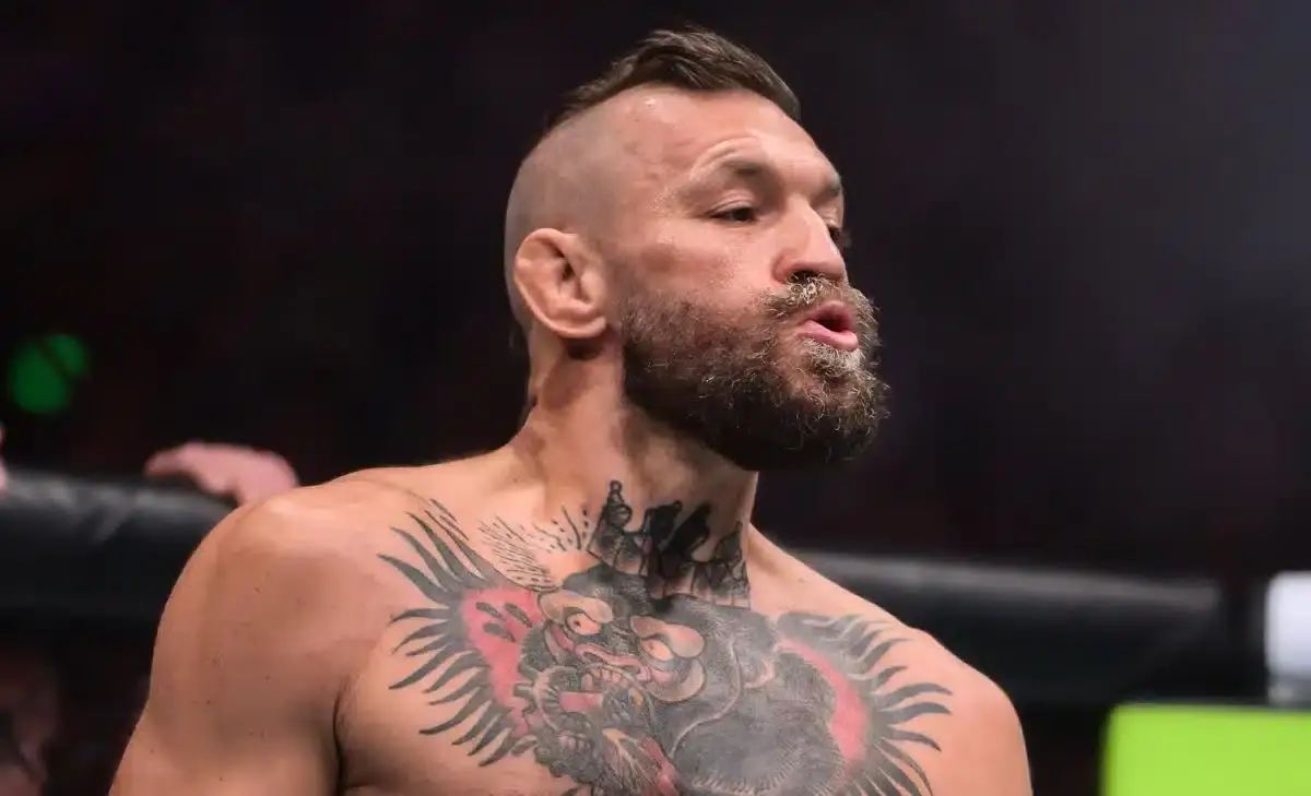 Mal by s tým držať hubu?! Bývalí UFC šampióni kritizujú tieto vyjadrenia McGregora po jeho prehre s Hollowayom