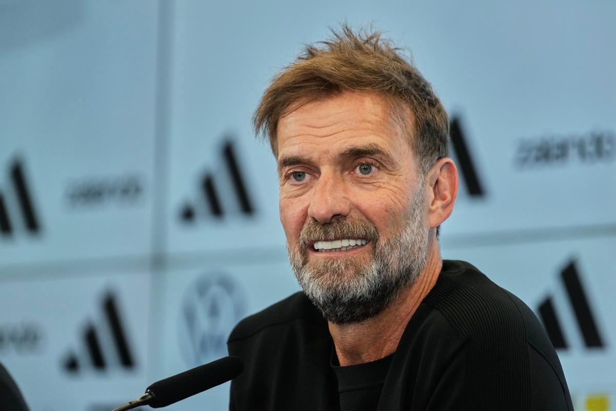Radikálny rez nemeckej ikony. Jürgen Klopp začína novú éru a šokoval nomináciou so 16 nováčikmi