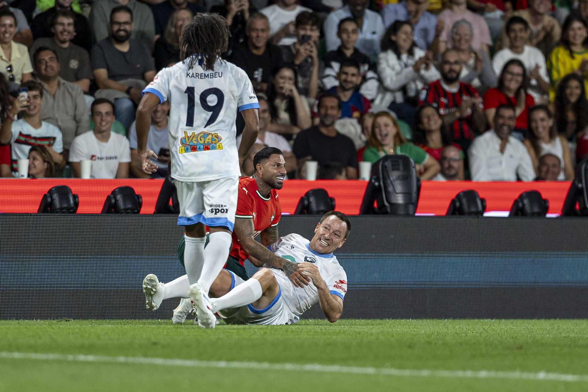 Ricardo Quaresma a John Terry v zápase legiend.