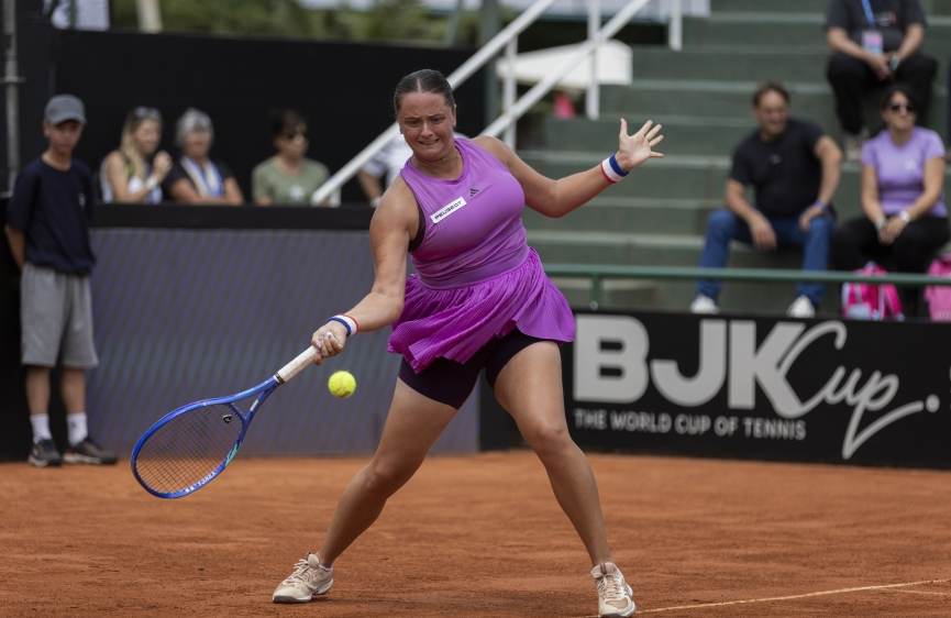 ONLINE Viktória Hrunčáková - Susan Bandecchiová / Pohár Billie Jean Kingovej