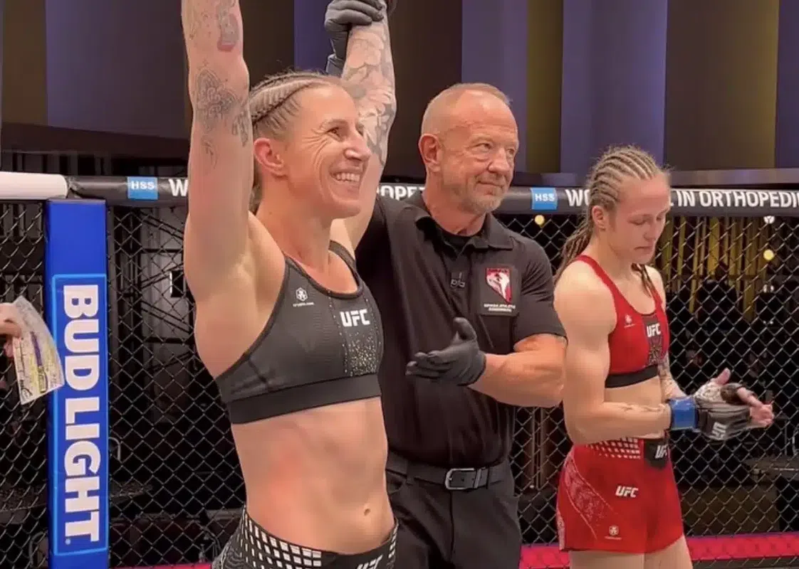 VIDEO Tereza Bledá prehrala a utrpela zranenie. Z klietky jej musel pomôcť jej tréner