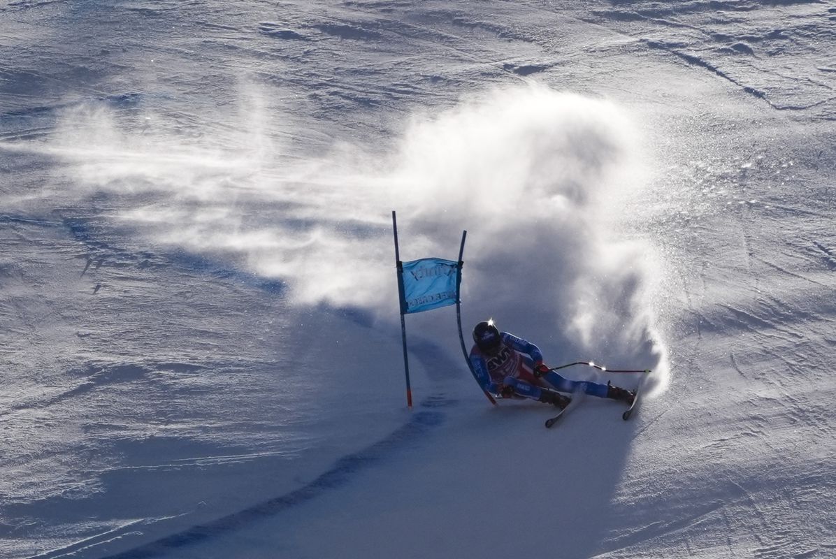 Po desivom páde museli lekári odstrániť časť lebky. Hviezda lyžovania sa vrátila na svahy