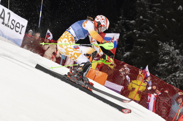 Grosse malchance !  Petra Vlhová n'a pas terminé le slalom géant de Jasná aujourd'hui, elle a été transportée par hélicoptère