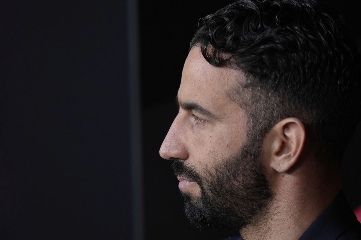 Manchester United mohol ušetriť milióny. Rozhodnutie Rubena Amorima zvrátil jeden muž