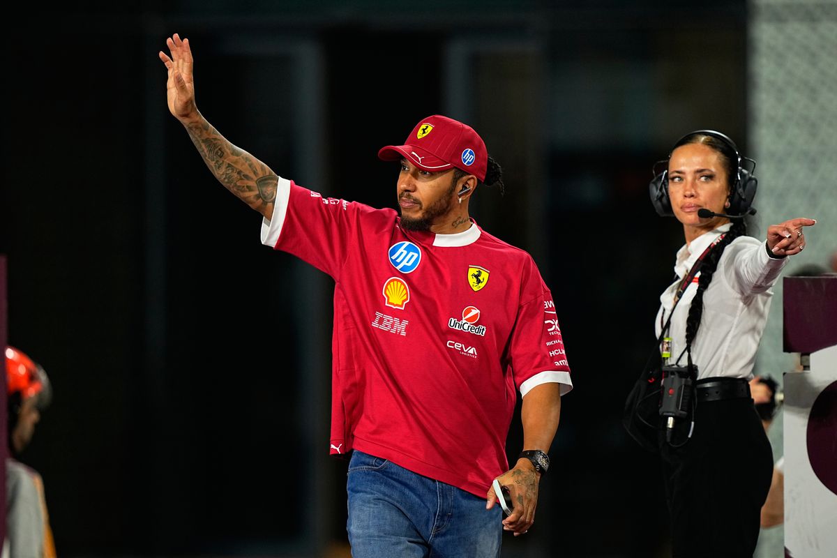 Ako bude vyzerať trh jazdcov F1 pre sezónu 2027? Kľúčovou postavou môže byť Lewis Hamilton
