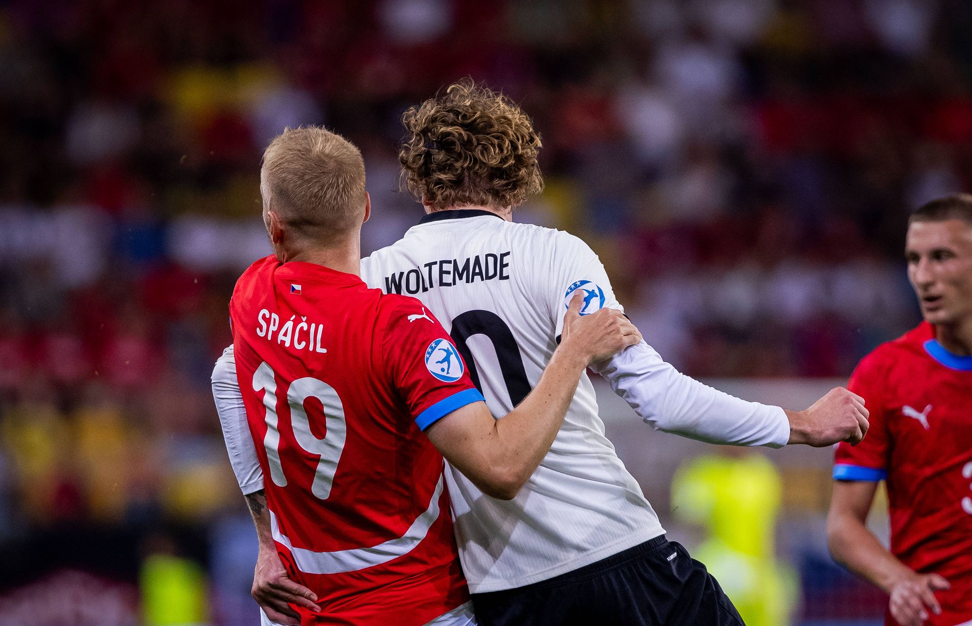 Karel Spáčil a Nick Woltemade v súboji na EURO 2025 do 21 rokov, zdroj. Imago