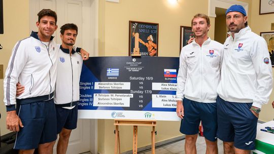 Petros Tsitsipas/Stefanos Tsitsipas - Lukáš Klein/Igor Zelenay (Davis Cup)