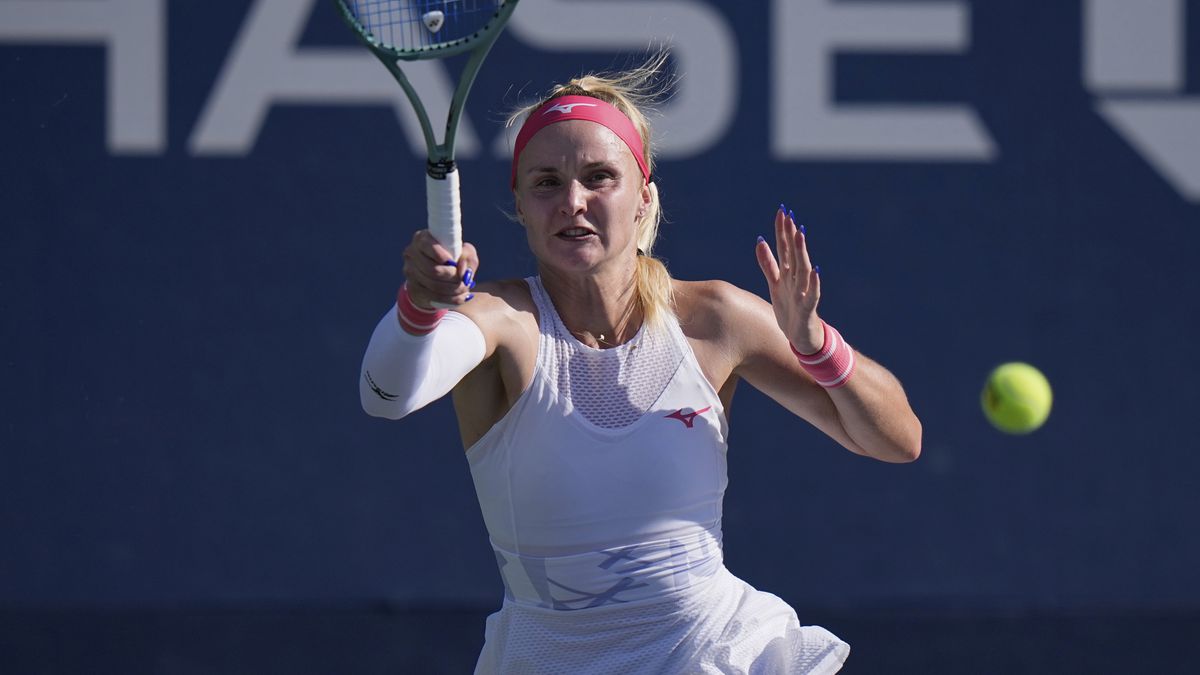 WTA Hobart: Rebecca Šramková tentokrát zvládla trojsetovú bitku a postúpila do osemfinále