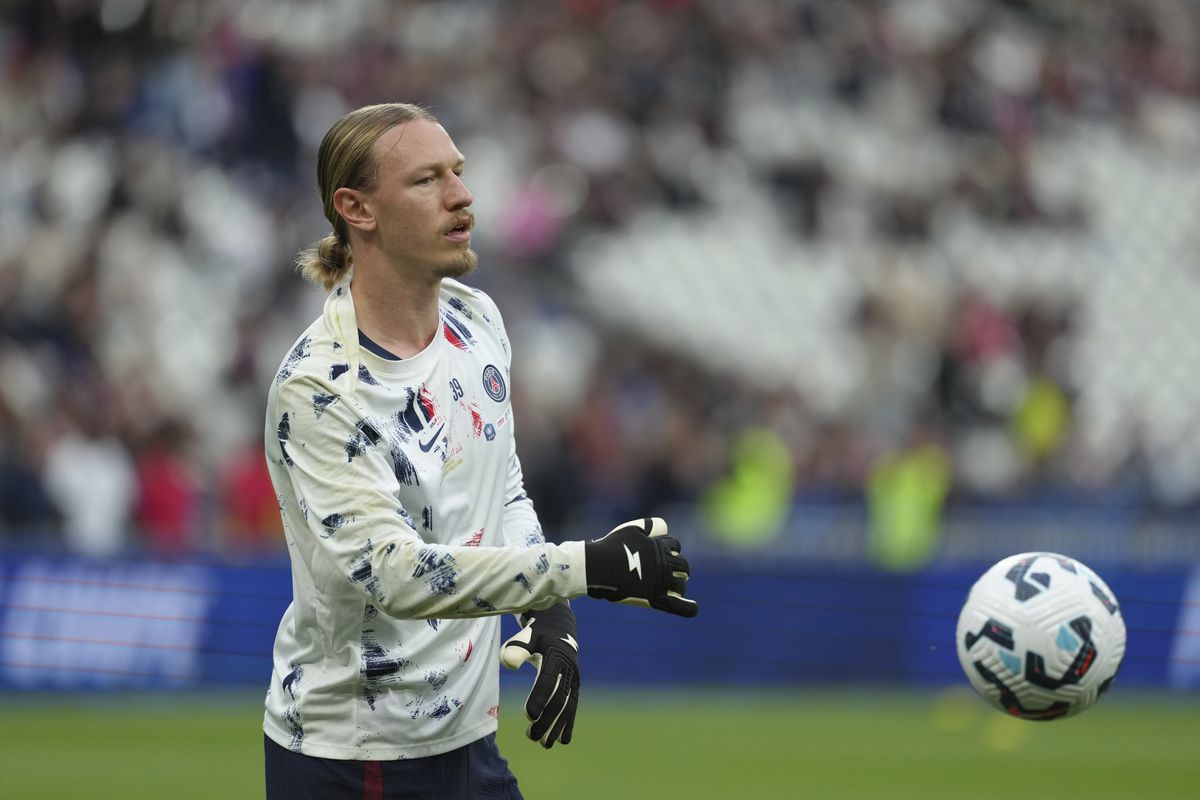 Hanbia sa, že je Rus? Jediná fotografia Paríža St. Germain spôsobila rozruch