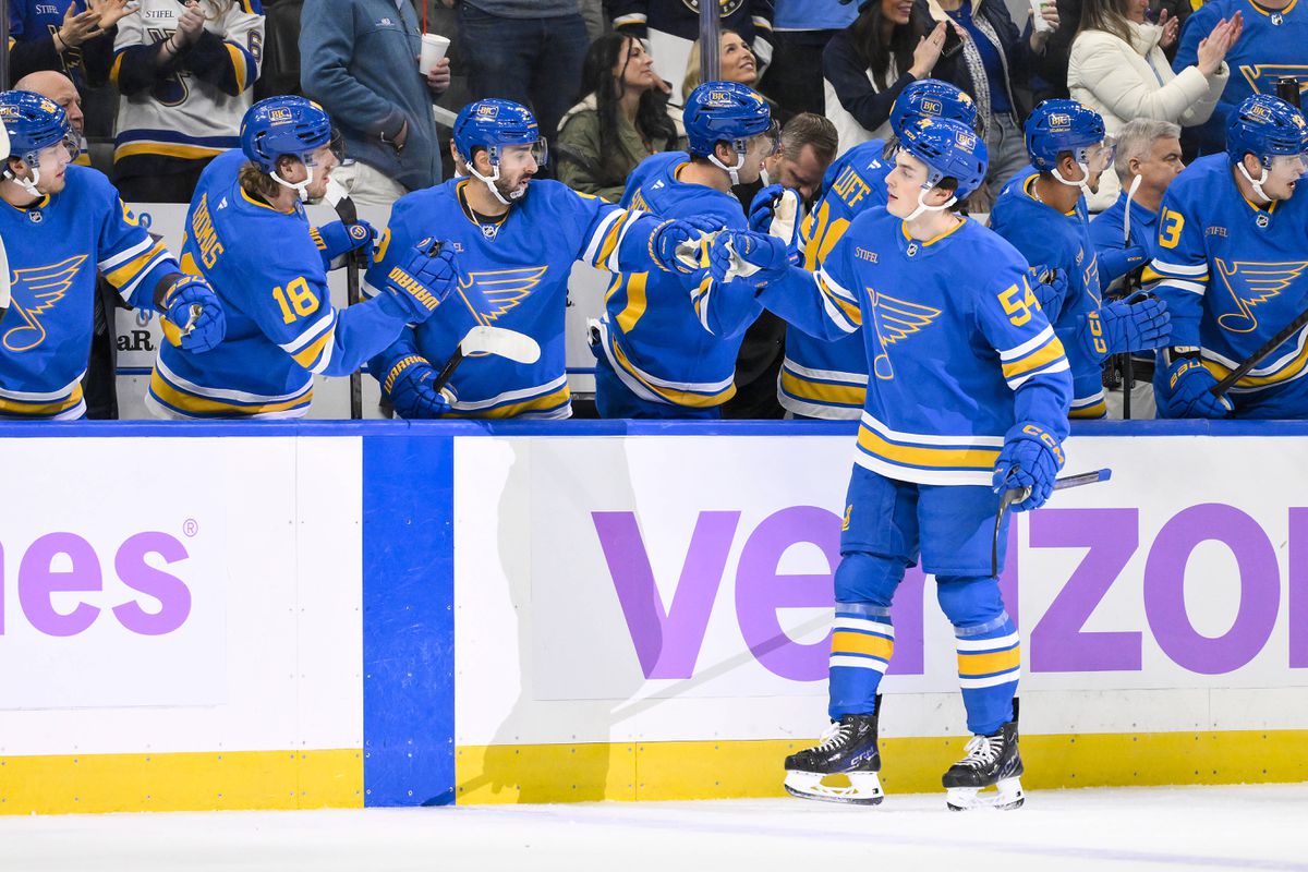 VIDEO Fantastický Dalibor Dvorský dal 2 góly! Bol ho plný ľad, predviedol najlepší výkon v NHL