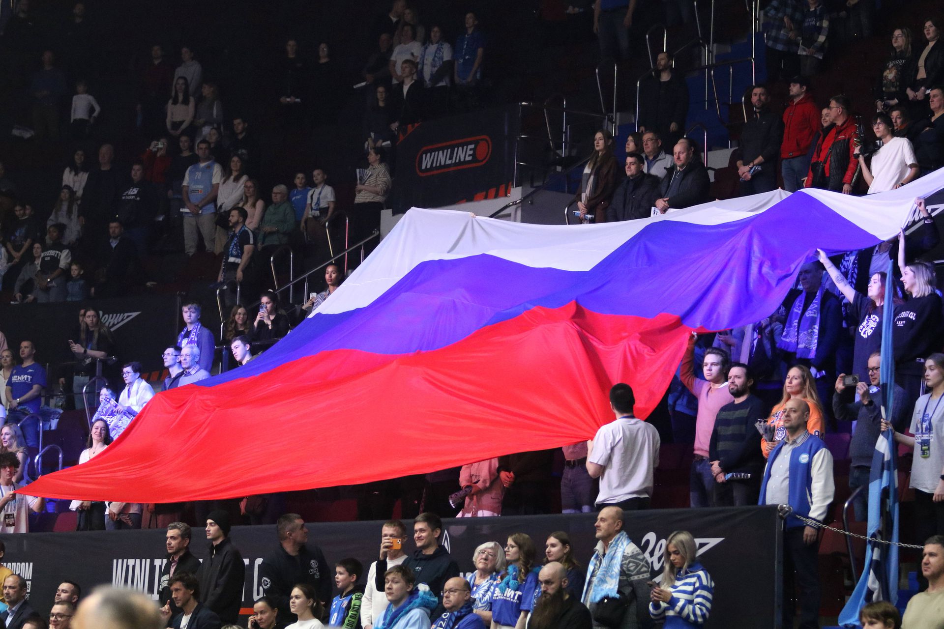 Ruská vlajka. Zdroj: IMAGO