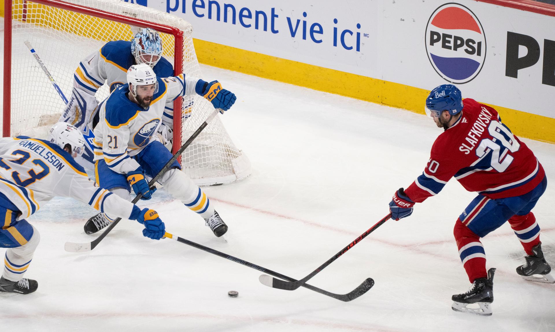Montreal Canadiens - Buffalo Sabres (Conor Timmins, Mattias Samuelsson,  Ukko-Pekka Luukkonen a Juraj Slafkovský) / NHL