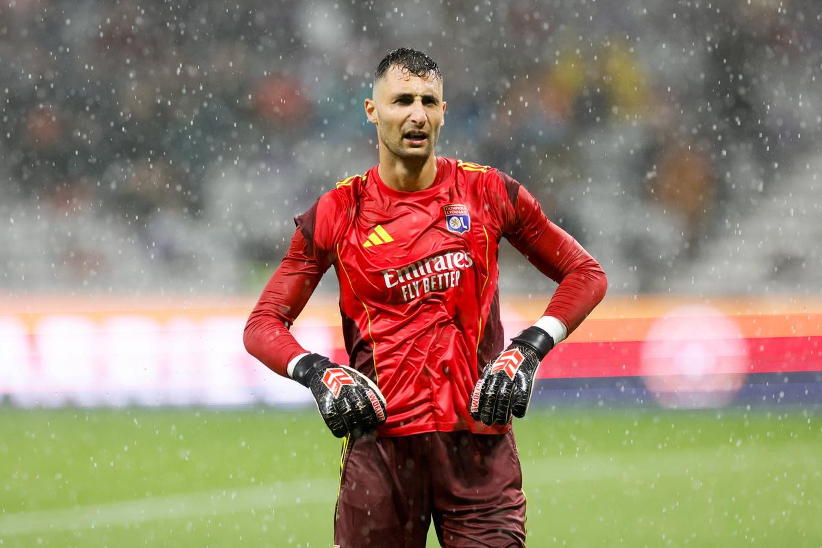 Totálny chaos v poslednom kole Ligue 1! Diváci chceli napadnúť trénera, Greif nechytil ani jednú strelu
