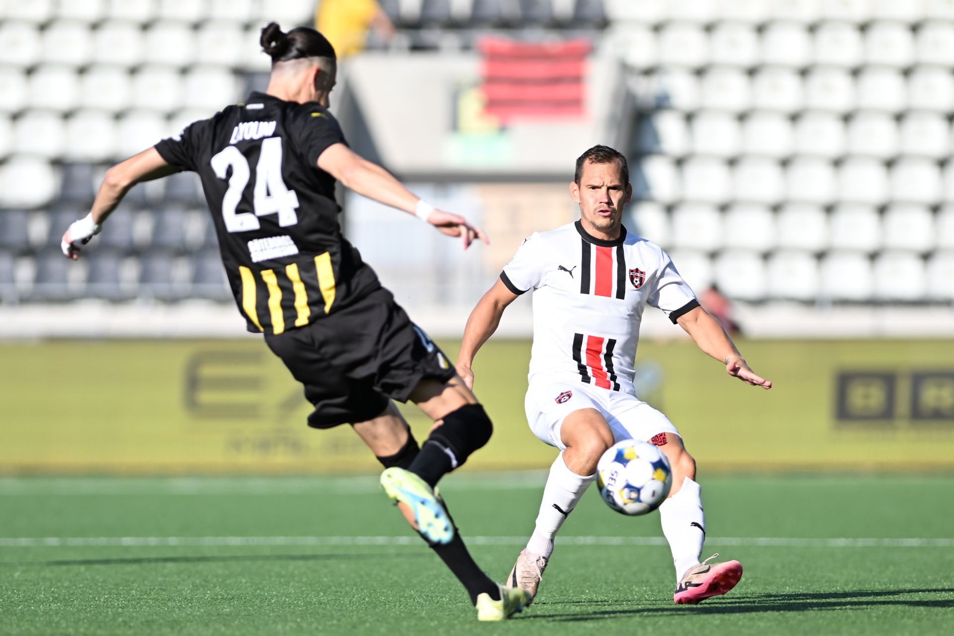 Martin Mikovič v zápase Spartaka Trnava na pôde BK Häcken. Zdroj: TASR