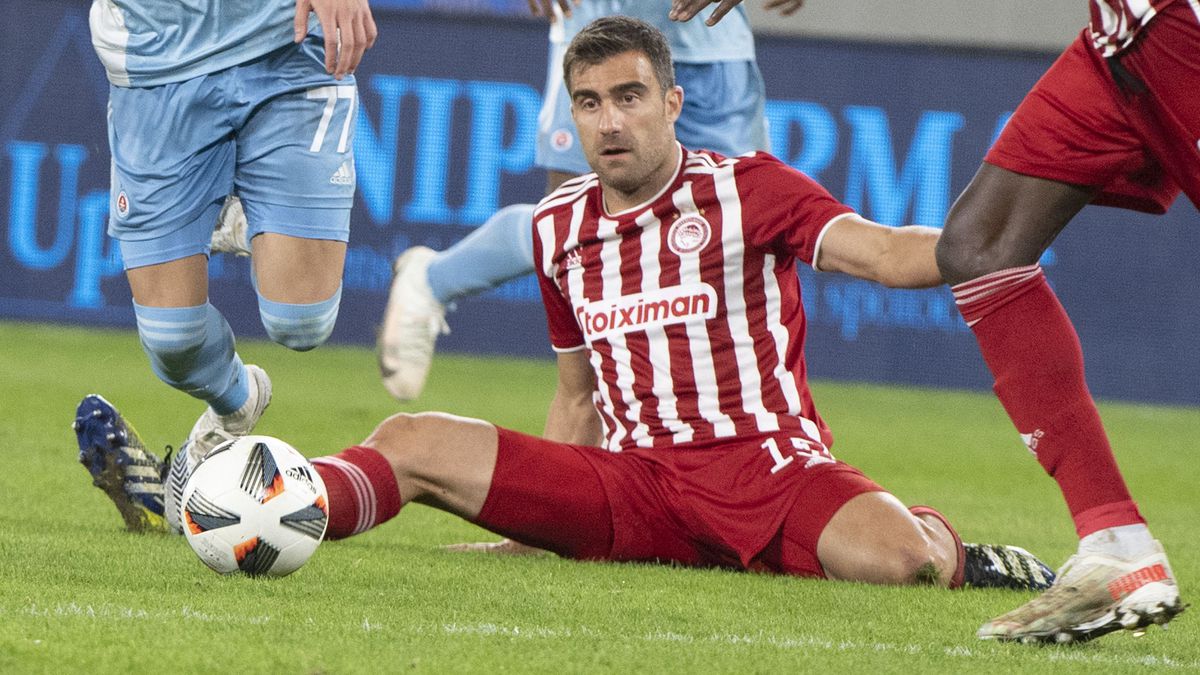 Bavarian Giants Seek Solution to Defensive Problems: Bayern Munich Eyes Acquiring Sokratis Papastathopoulos