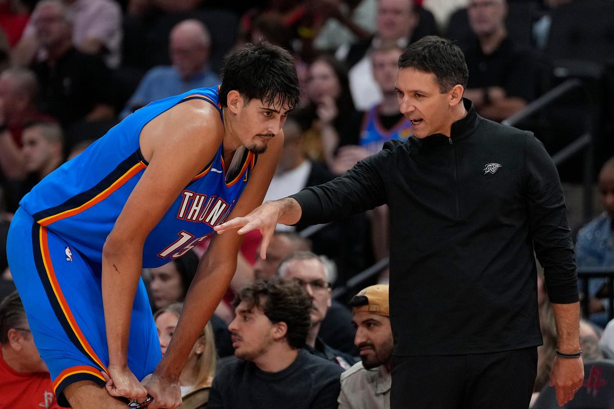 NBA: Problémy pre úradujúceho šampióna. Španielsky klub blokuje štart supertalentu a žiada odstupné