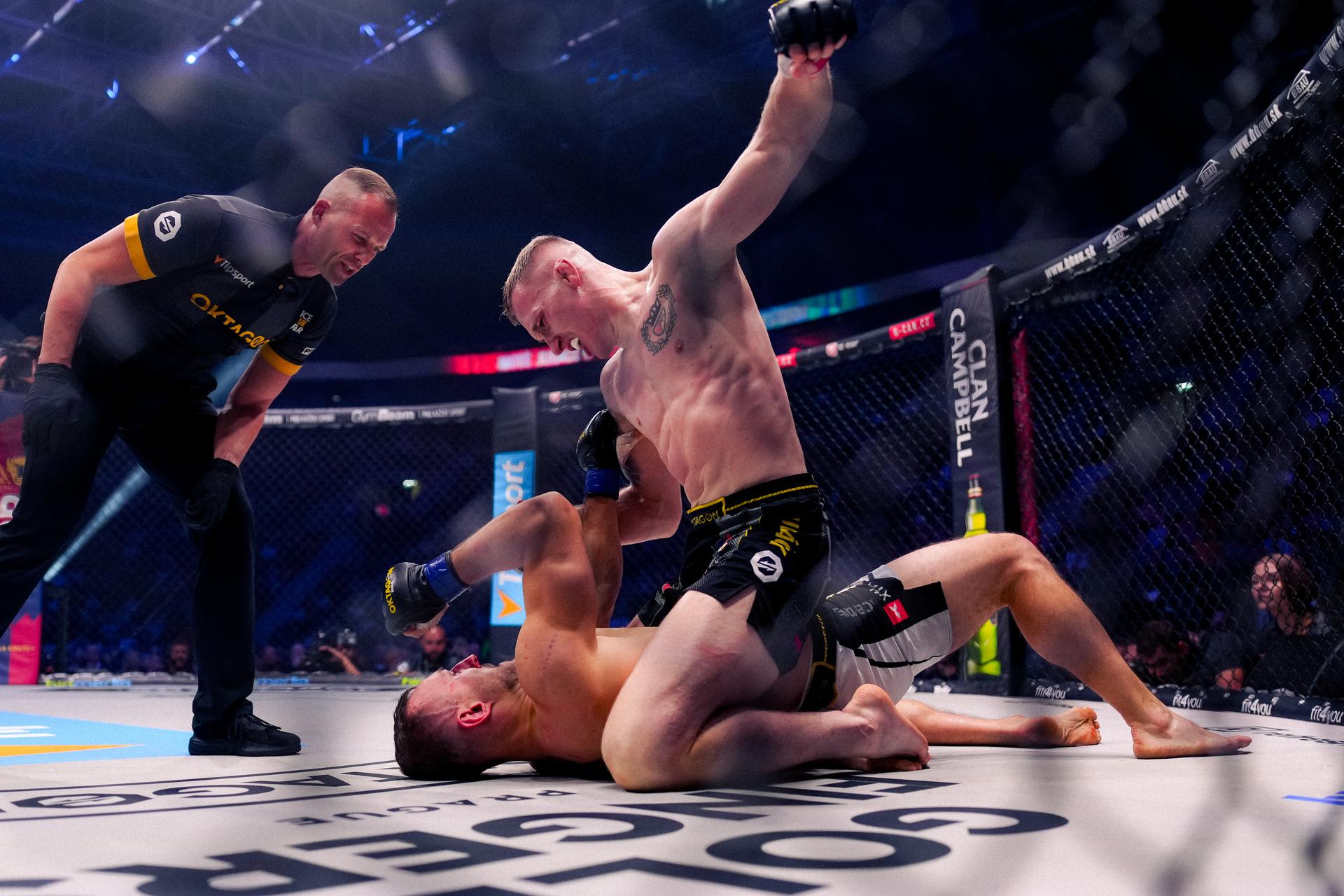 MMA Oktagon 95 Kincl vs Humburger - výsledky dnes / Na fotke Juráček vs Wittner. Zdroj: Oktagon