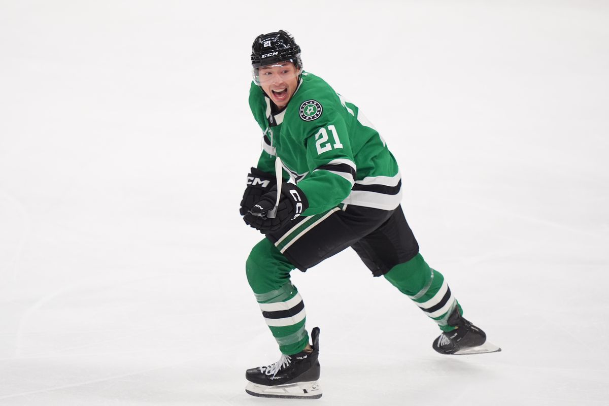 Hráčmi týždňa v NHL sa stali útočníci Dallasu, Detroitu a obranca Vancouveru