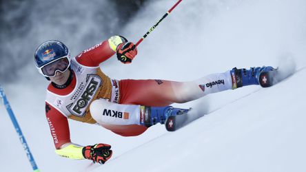 Marco Odermatt sa usadil na čele po 1. kole obrovského slalomu. Bratia Žampovci nepostúpili