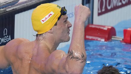 Plávanie-MS: Cooper so zlatom v znaku, Poľskú štafetu diskvalifikovali