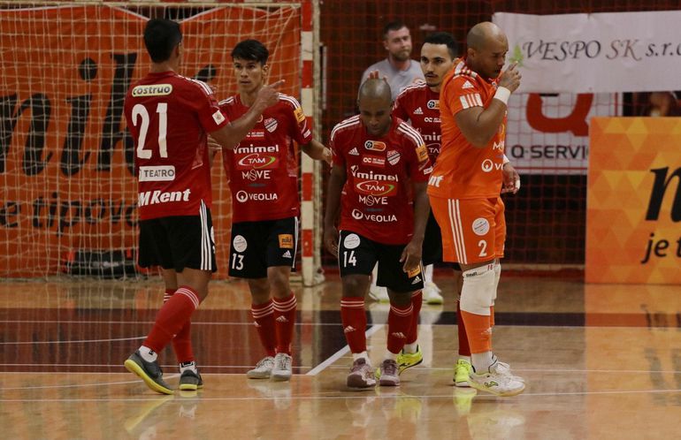 Niké Futsal Extraliga: Lučenecký hurikán sfúkol Pinerolu, Prievidza zakopla v Žiline