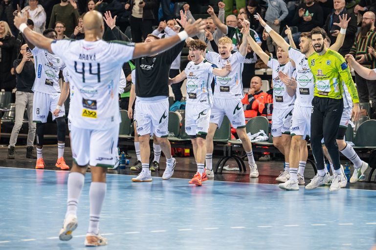 Niké Handball Extraliga: Prešov natiahol šnúru bez prehry, Bratislava zvíťazila nad Hlohovcom