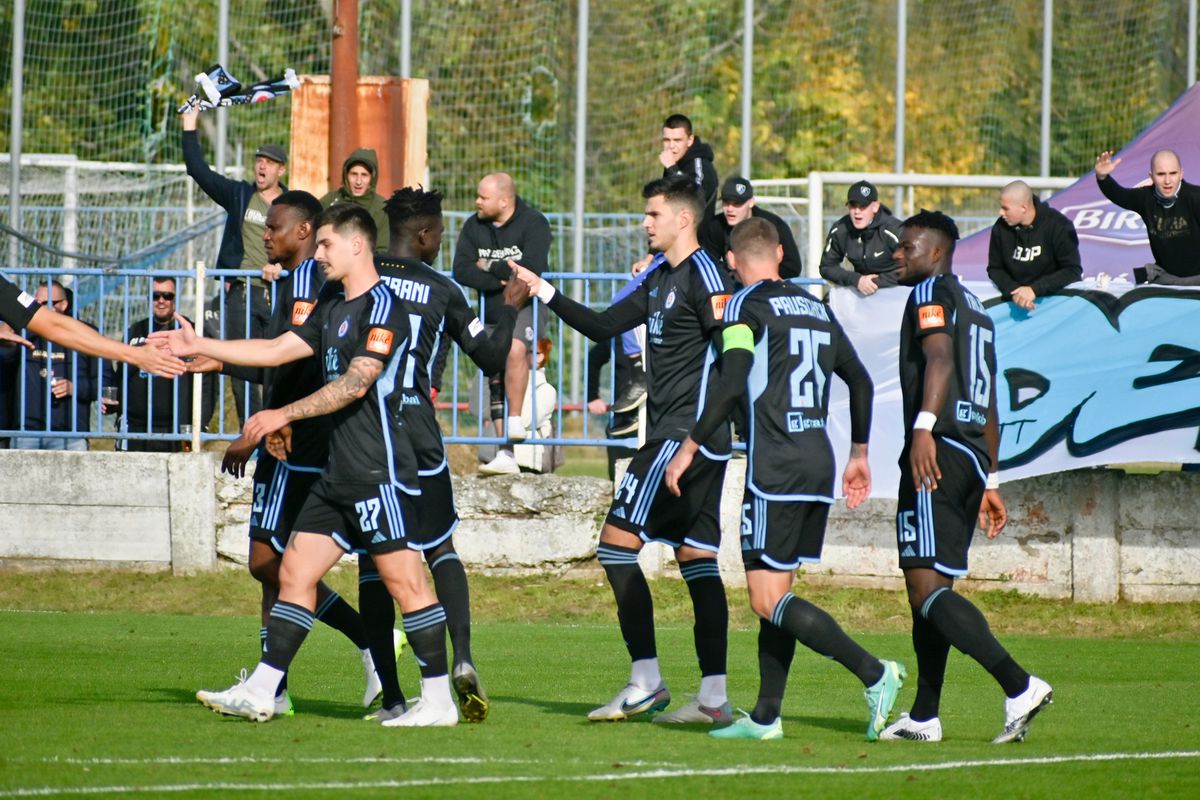 Slovnaft Cup: SK Slovan Bratislava Football Players Triumph in 3rd Round Against ŠKF Sereď