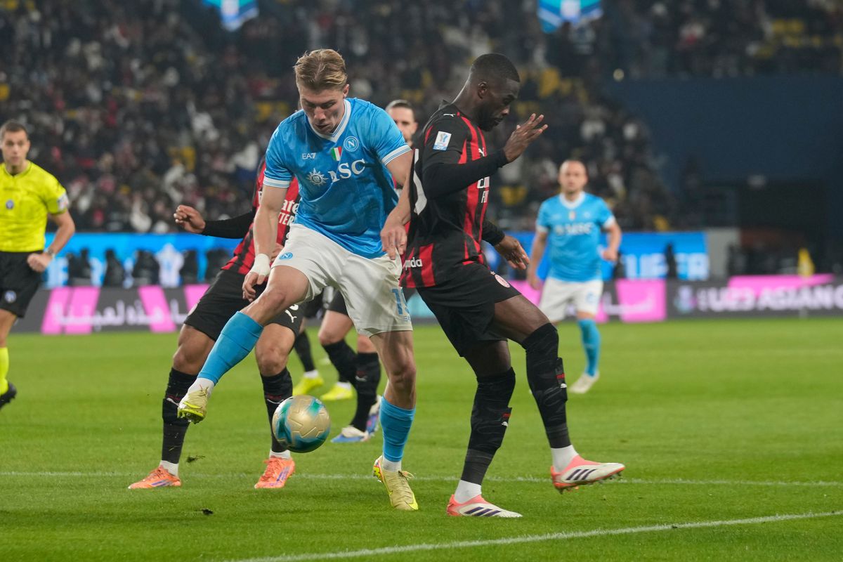 Superpohár: Stanislav Lobotka so svojím Neapolom vyradil minuloročného víťaza turnaja AC Miláno