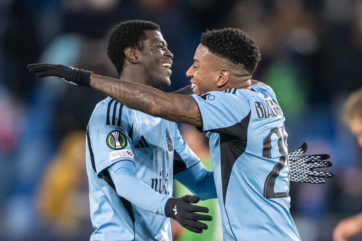 Eufória aj hnev na tribúnach. Kým sa Slovan tešil, jeden hráč utiekal do šatne. Expert: Je to čierna škvrna