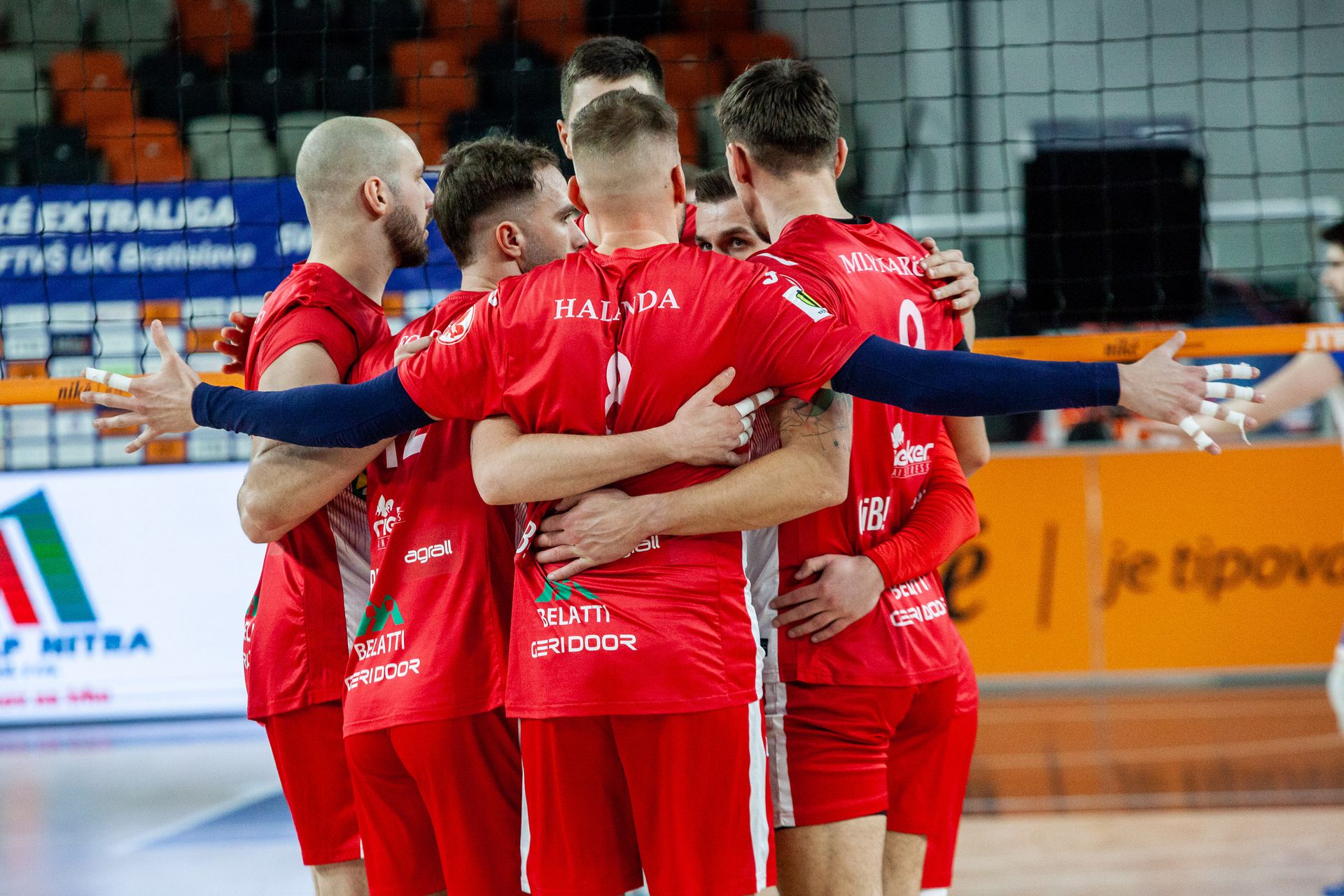 RIEKER UJS Komárno. Zdroj: SITA