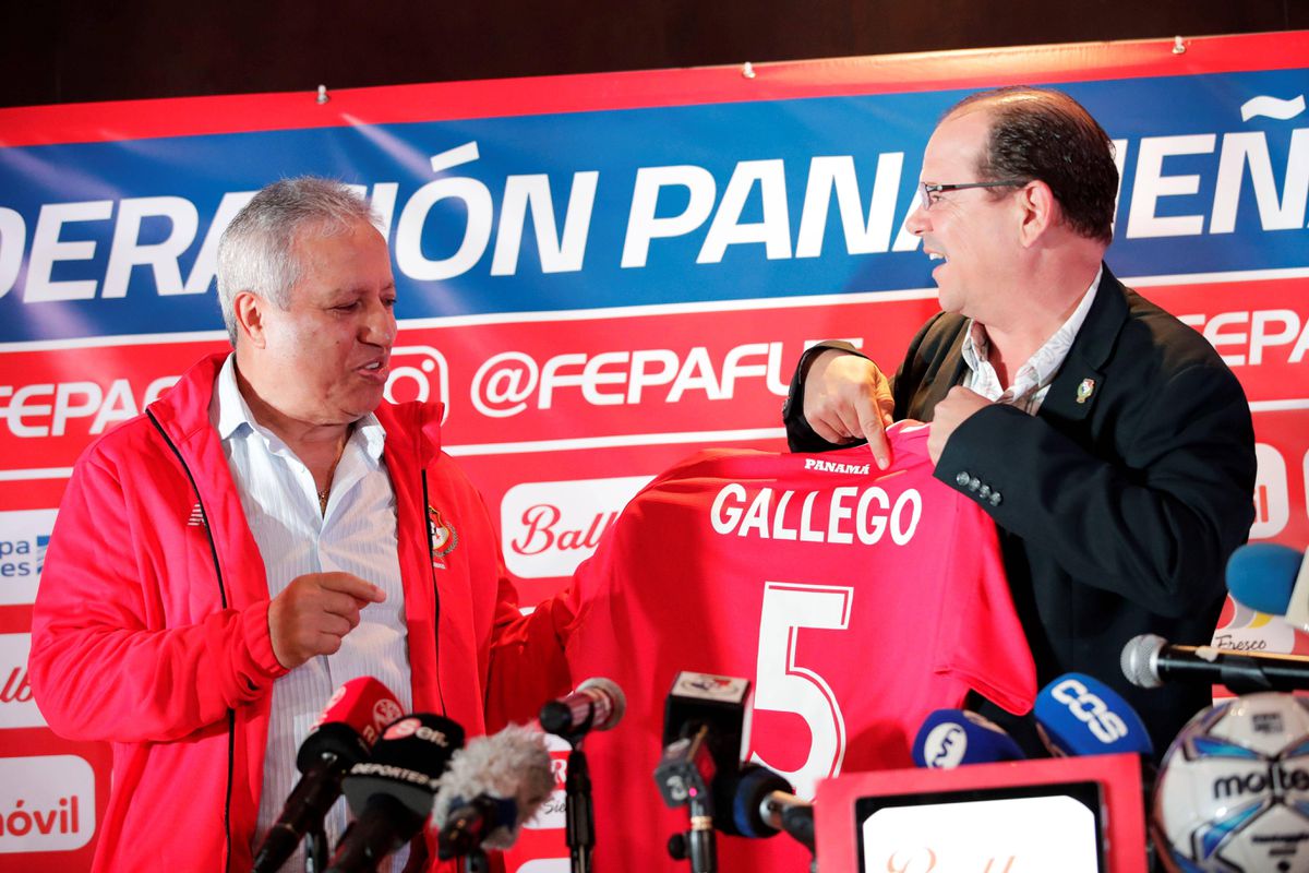 Prezident Panamskej futbalovej federácie je nepoučiteľný. Dostal ďalší dištanc