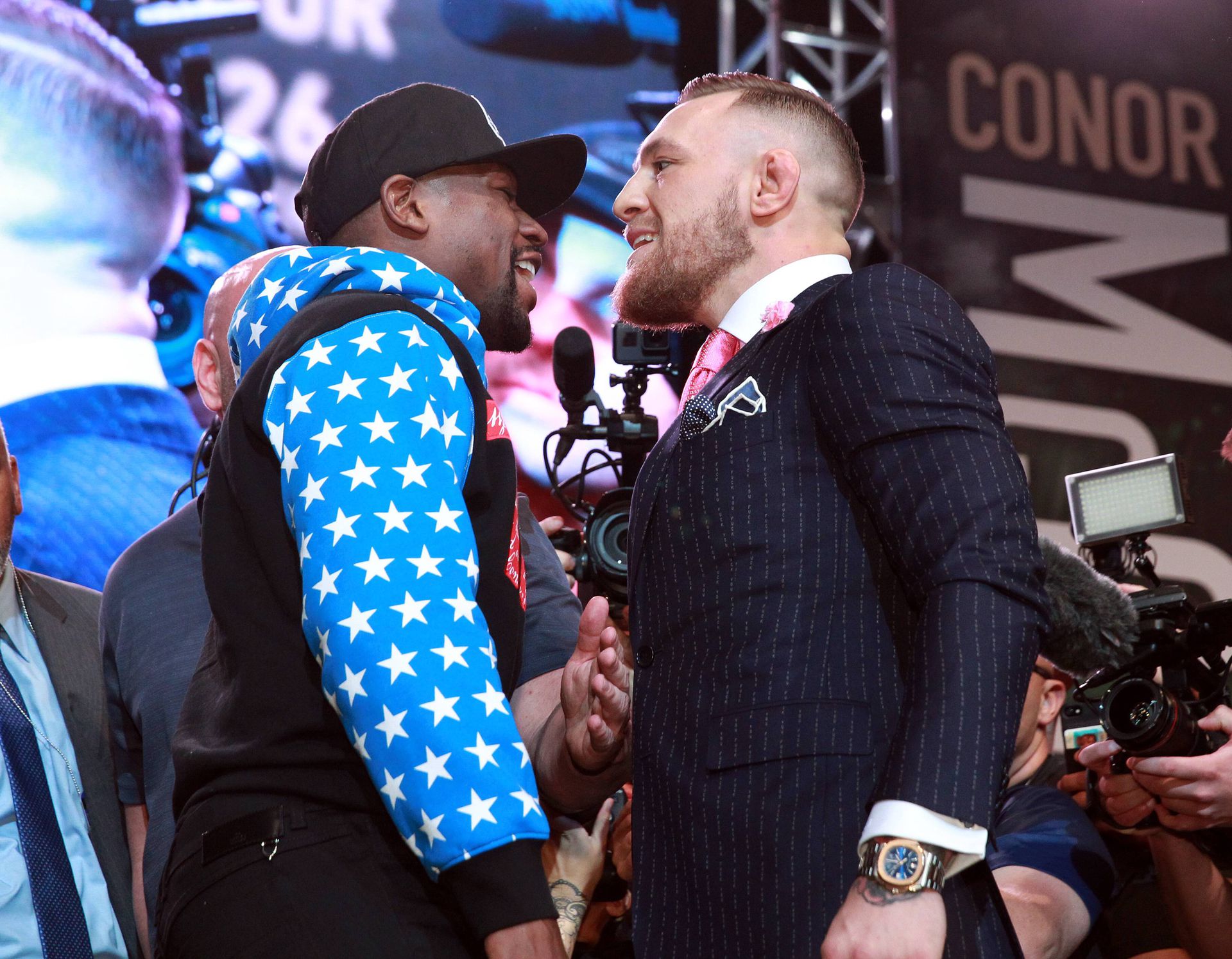 Floyd Mayweather (vľavo) a Conor McGregor. Zdroj: Imago