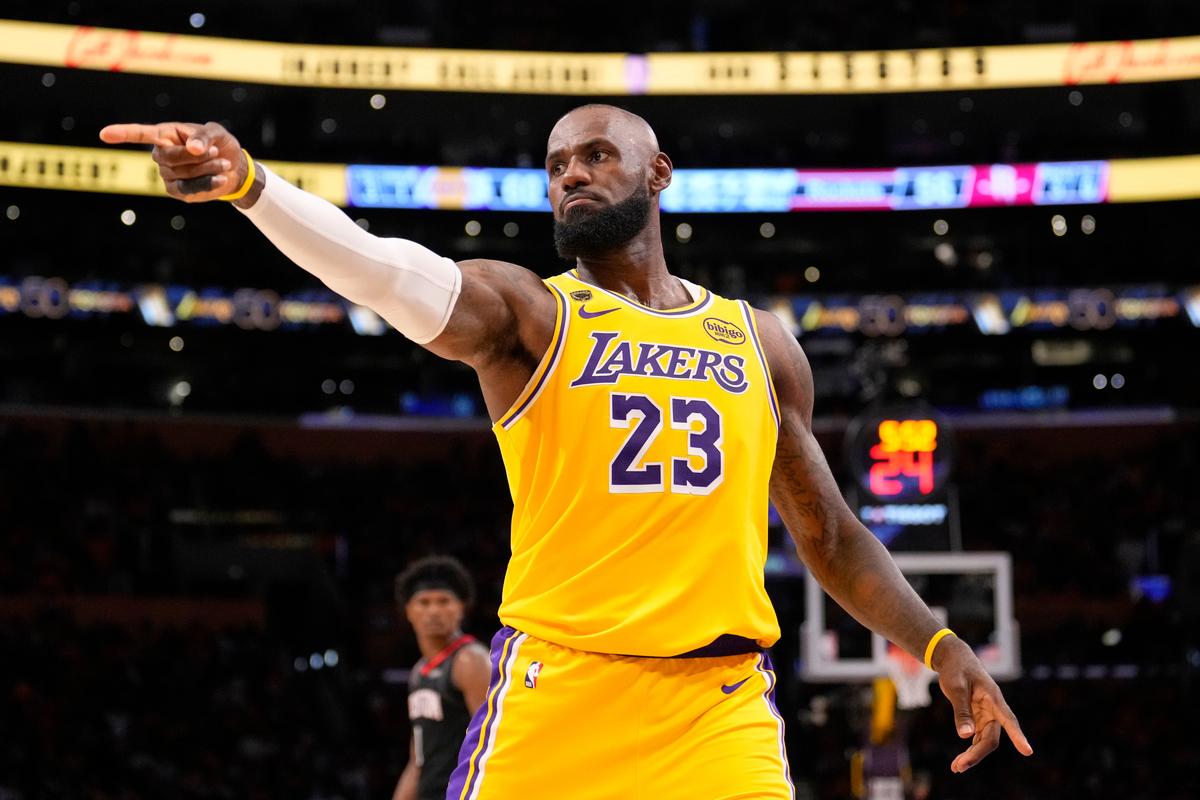 Trump pritvrdil v spore s LeBronom: Mám rád len ľudí, ktorí majú radi mňa. On je možno rasista