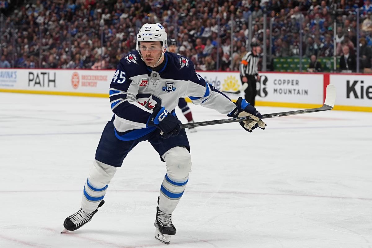 Po nevydarenej sezóne budujú káder na nový ročník. Winnipeg predĺžil zmluvu s americkým útočníklom