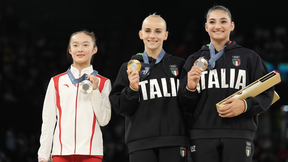 Gymnastka z najroztomilejšieho záberu OH. Aj po zisku striebra naďalej pracuje v rodinnej reštaurácii