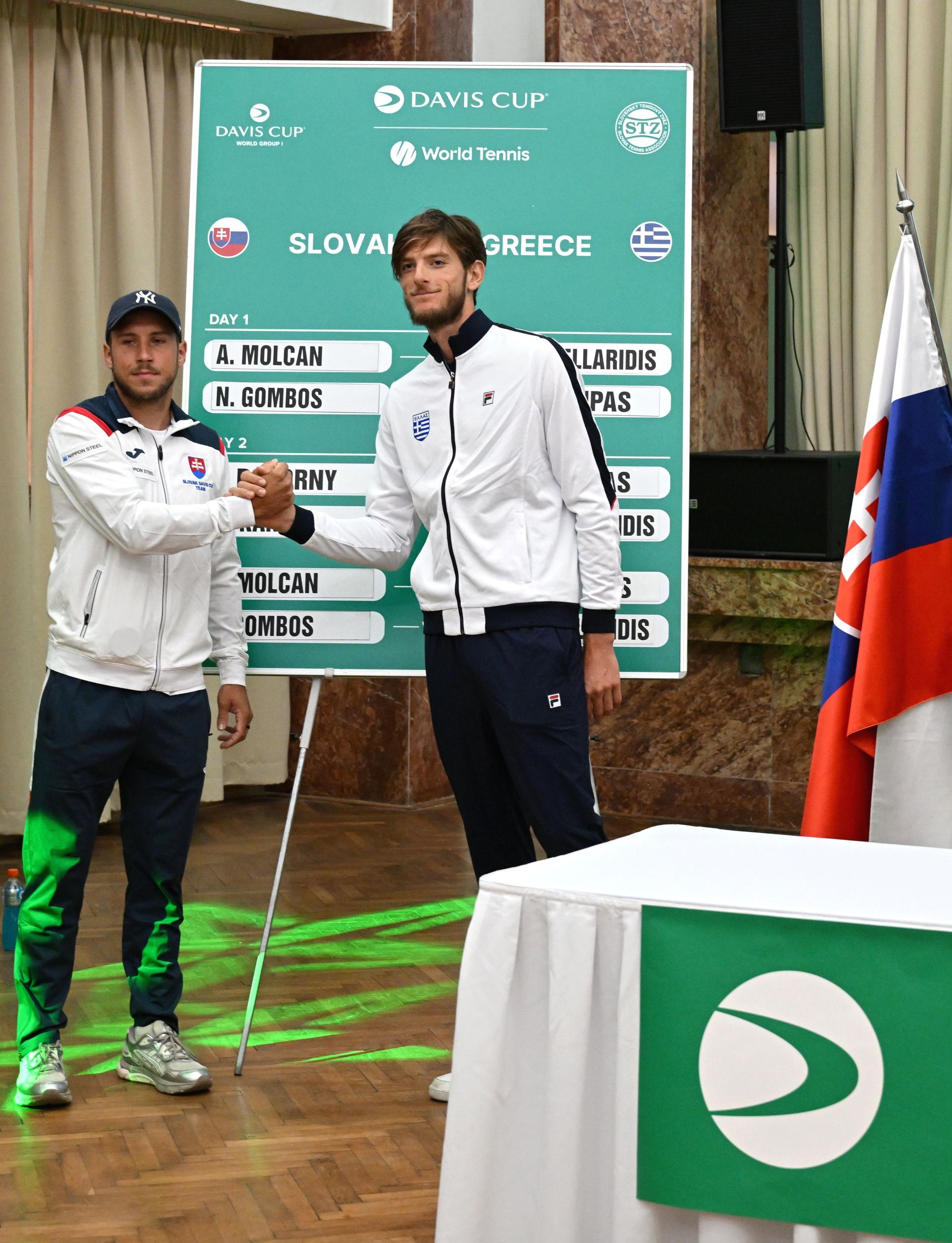 ONLINE : Alex Molčan - Stefanos Sakellaridis / Davis Cup