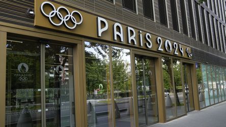 Francúzi už majú hotovú olympijskú dedinu. Slávnostného otvorenia sa zúčastní aj prezident
