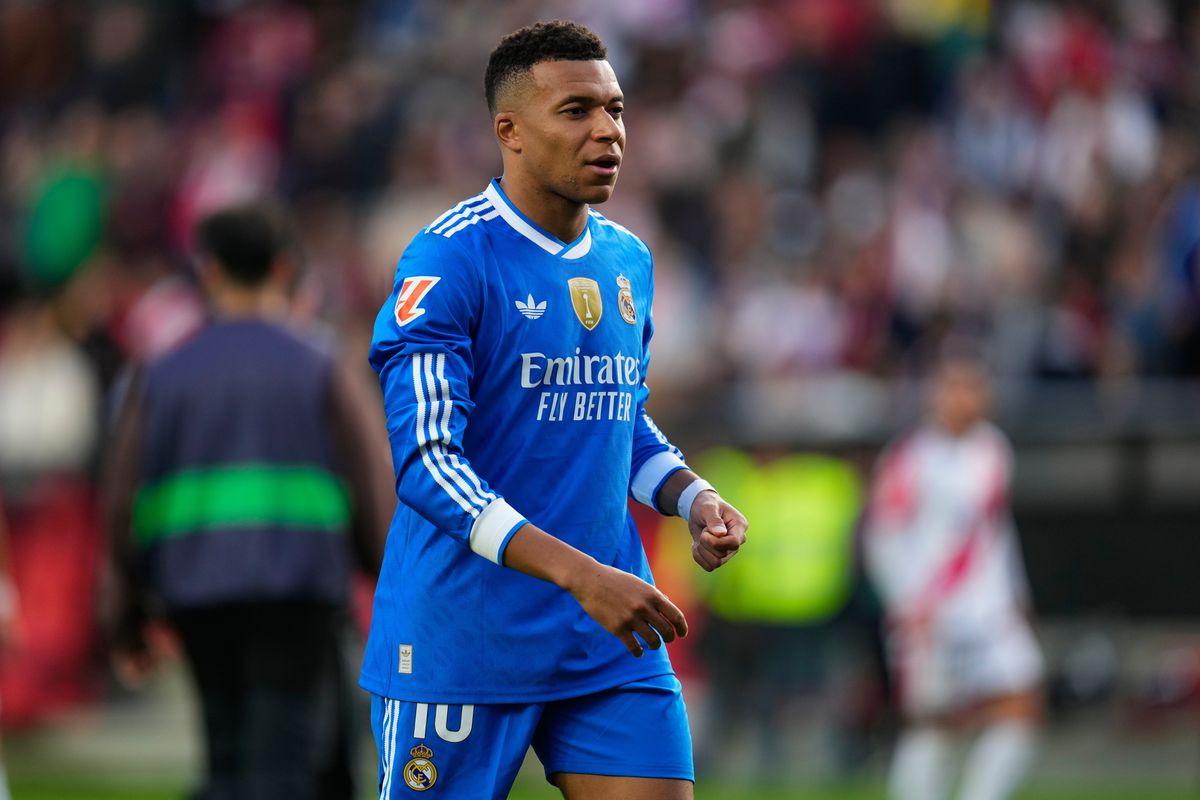 Mbappé opäť vyvoláva kontroverziu. Vraj zranený sa nevrátil do Madridu, ale šiel do Dubaja