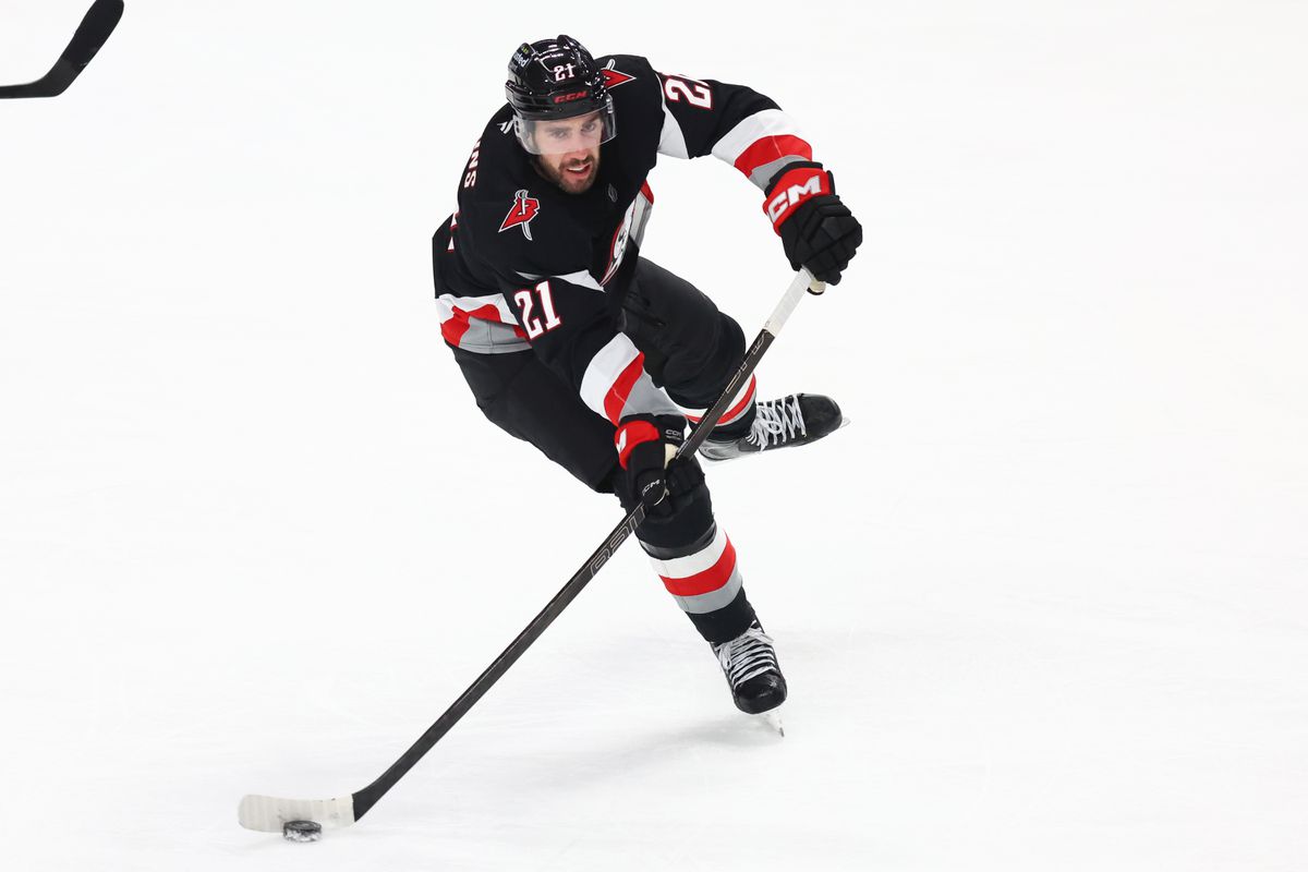 Zranil sa bez cudzieho zavinenia. Sabres nemôžu počítať s obrancom dlhé týždne