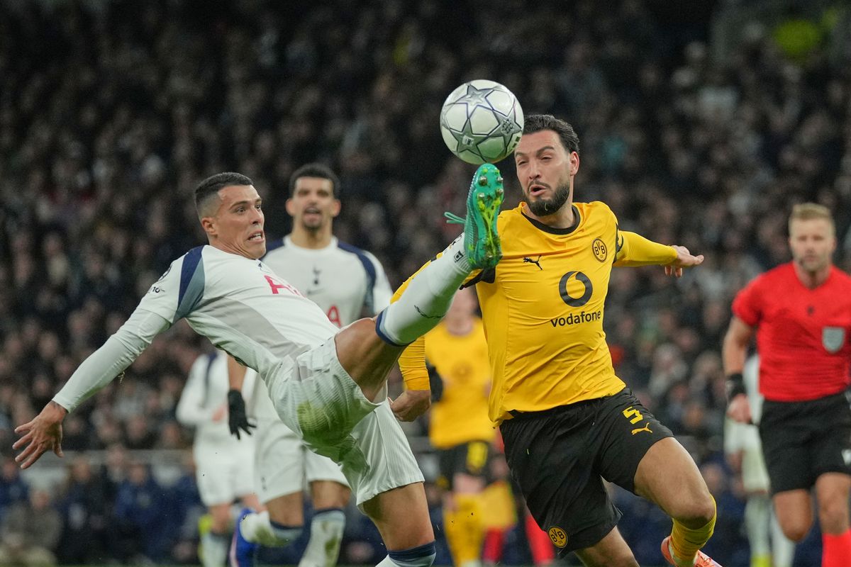 Smoliarsky večer Borussie Dortmund v Londýne. Po červenej karte to mali Spurs ľahké