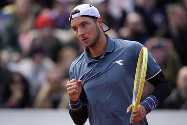 ATP Mníchov: Domáci tenista sfúkol nasadenú dvojku. Vo finále vyzve Taylora Fritza