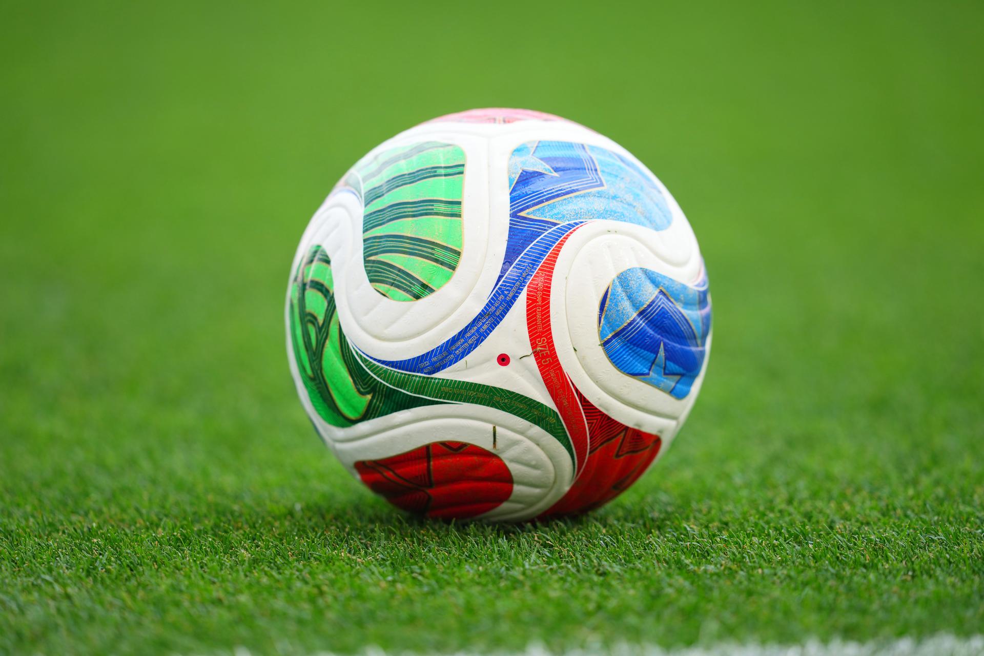 Oficiálna lopta MS vo futbale Trionda.
Zdroj: SITA/AP