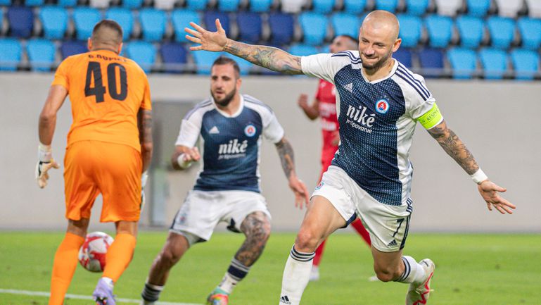 Les fans ont demandé à Slovan, il y avait des cris dans la cabine.  Weiss : J'ai surtout dû supprimer Vlad