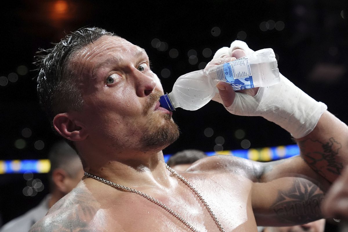 Oleksandr Usyk už nie je absolútny šampión. Ukrajinec sa vzdal svojho opasku