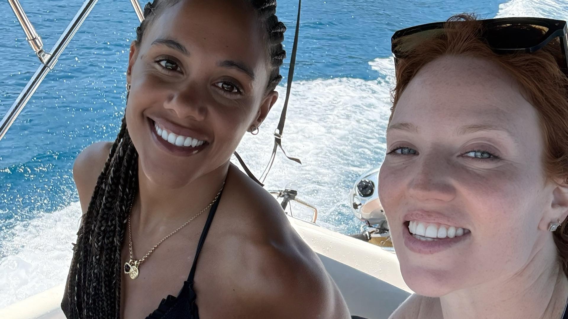 Alex Scottová a Jess Glynneová. Zdroj: Instagram / alexscott2