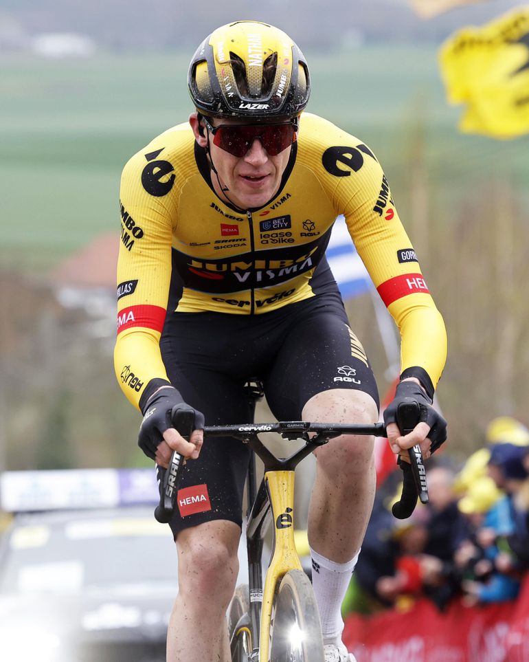 V júli pomohol Vingegaardovi získať titul na Tour de France, teraz pre sdcové problémy končí kariéru