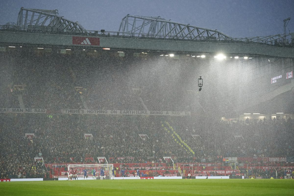 Manchester United ponúkol 90 miliónov eur za riešenie problémov a východisko z krízy