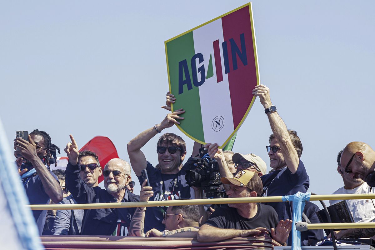 Šéf Neapola má problém, padlo závažné obvinenie. Následky sa môžu dotknúť aj Lobotku