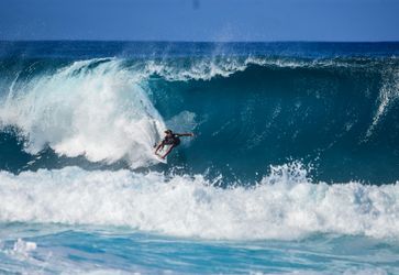 Práce na zázemí pre surfing na LOH 2024 pokračujú napriek protestom. Preteky budú na druhom konci sveta