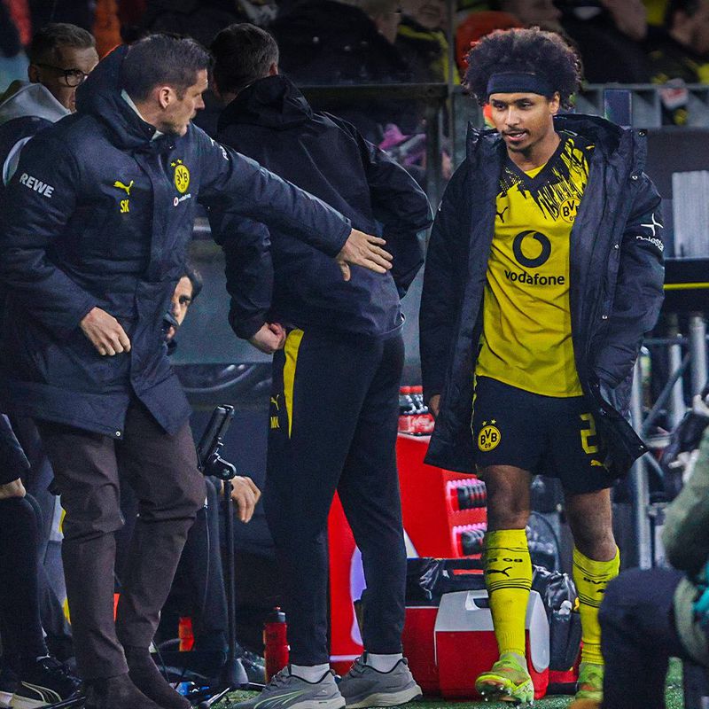 Neakceptovateľné! Hráč Dortmundu čelí kritike za emotívnu reakciu po vystriedaní